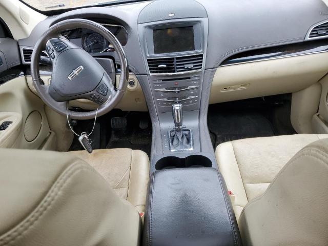 2LMHJ5ATXJBL00750 - 2018 LINCOLN MKT WHITE photo 8