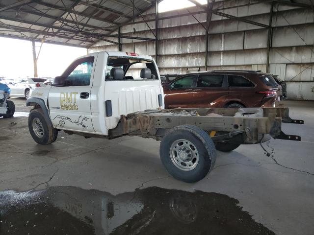 1GBHC24UX6E157330 - 2006 CHEVROLET SILVERADO C2500 HEAVY DUTY WHITE photo 2