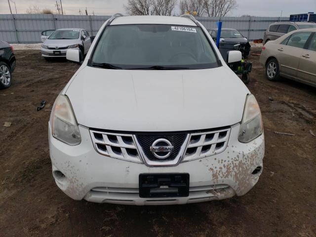 JN8AS5MV0CW385132 - 2012 NISSAN ROGUE S WHITE photo 5