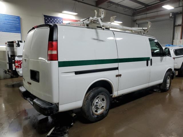 1GCWGFCA7B1130738 - 2011 CHEVROLET EXPRESS G2 WHITE photo 3