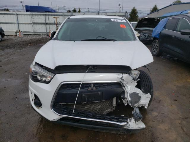 4A4AR3AU9FE060893 - 2015 MITSUBISHI OUTLANDER ES WHITE photo 5