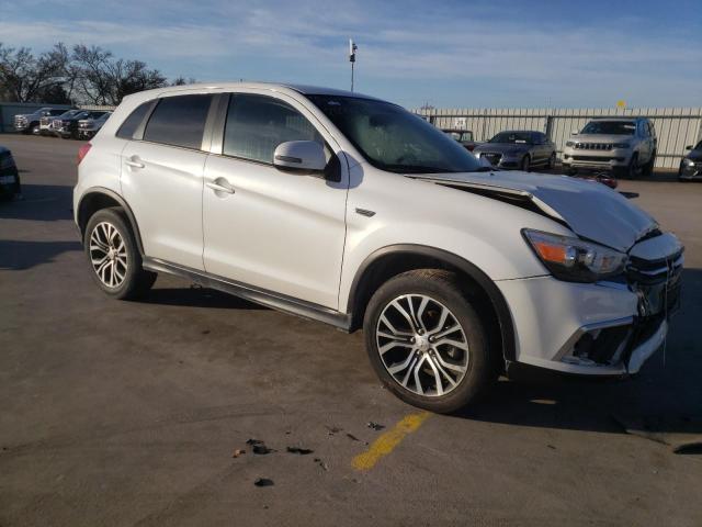 JA4AP3AU3KU035012 - 2019 MITSUBISHI OUTLANDER ES თეთრი ფოტო 4