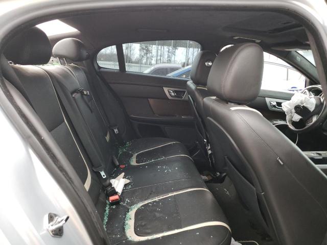 SAJWJ0EF0E8U32568 - 2014 JAGUAR XF SILVER photo 10