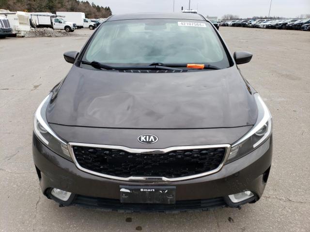 3KPFK4A7XHE113559 - 2017 KIA FORTE LX GRAY photo 5