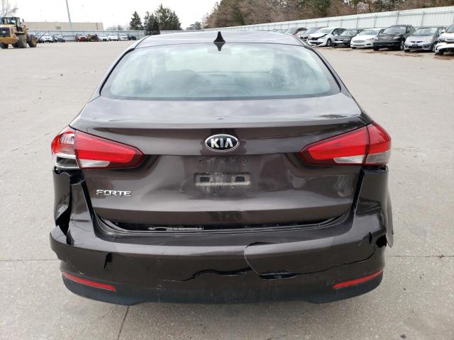 3KPFK4A7XHE113559 - 2017 KIA FORTE LX GRAY photo 6