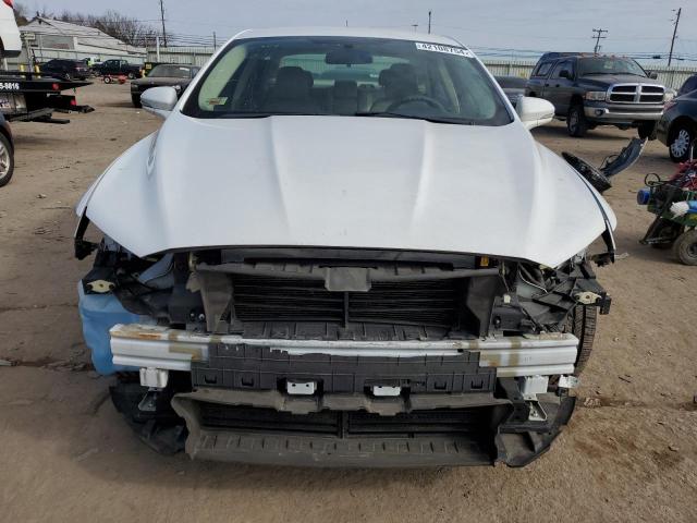 3FA6P0HD6FR251455 - 2015 FORD FUSION SE WHITE photo 5