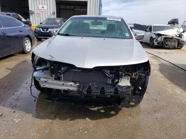 3LNHL2GC8AR753696 - 2010 LINCOLN MKZ SILVER photo 5