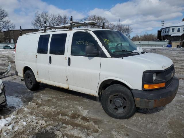 1GCGG25C981199533 - 2008 CHEVROLET CHEVY VAN WHITE photo 4