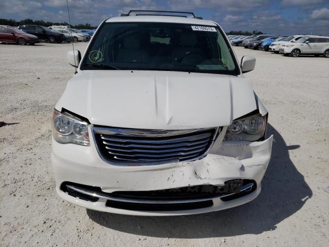 2C4RC1BG0DR557775 - 2013 CHRYSLER TOWN & COU TOURING თეთრი ფოტო 5