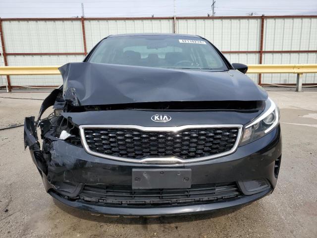 3KPFK4A72HE109991 - 2017 KIA FORTE LX BLACK photo 5