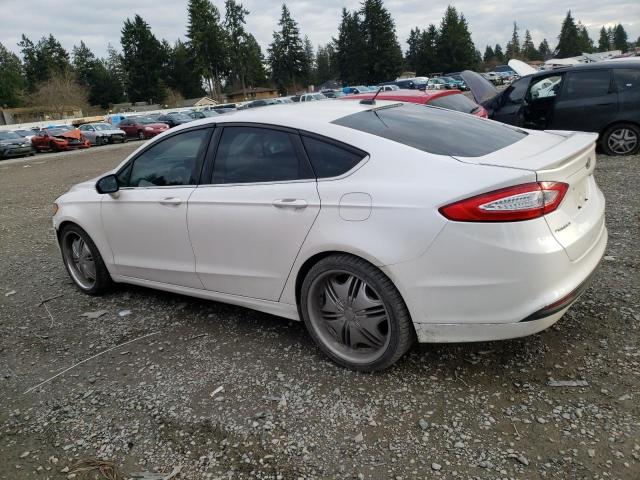 3FA6P0H71FR128558 - 2015 FORD FUSION SE WHITE photo 2