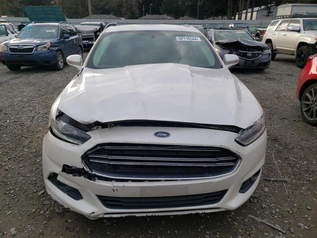 3FA6P0H71FR128558 - 2015 FORD FUSION SE WHITE photo 5