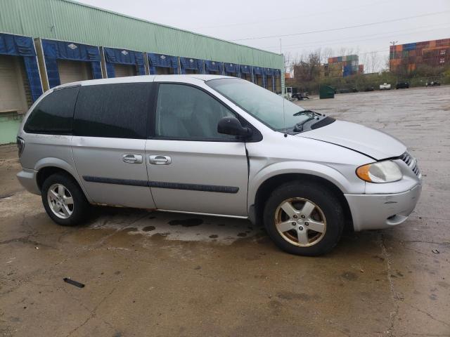 1D4GP45RX5B435261 - 2005 DODGE CARAVAN SXT SILVER photo 4