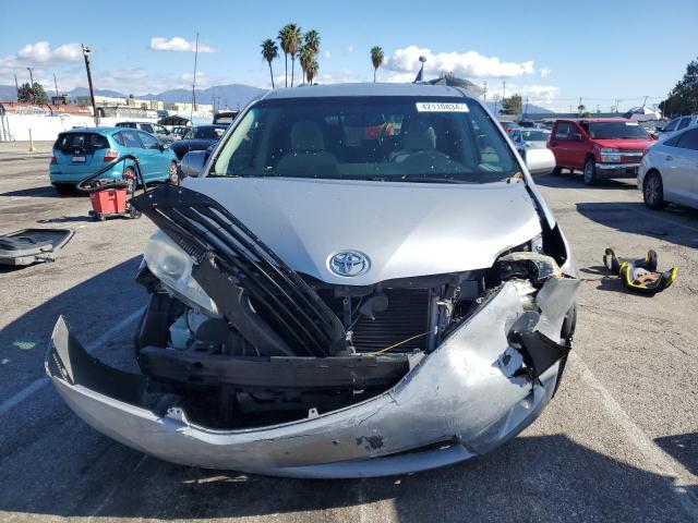 5TDKK3DC6BS066061 - 2011 TOYOTA SIENNA LE SILVER photo 5