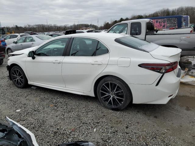 4T1G11AK9MU612600 - 2021 TOYOTA CAMRY SE WHITE photo 2