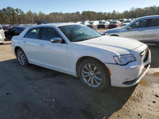 2C3CCAKG7KH586526 - 2019 CHRYSLER 300 LIMITED WHITE photo 4