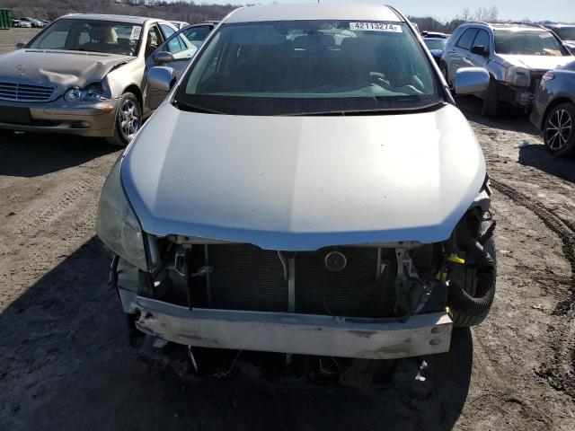 5Y2SP6E00AZ403778 - 2010 PONTIAC VIBE SILVER photo 5