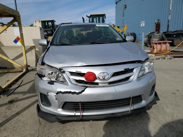 2T1BU4EEXBC736297 - 2011 TOYOTA COROLLA BASE SILVER photo 5