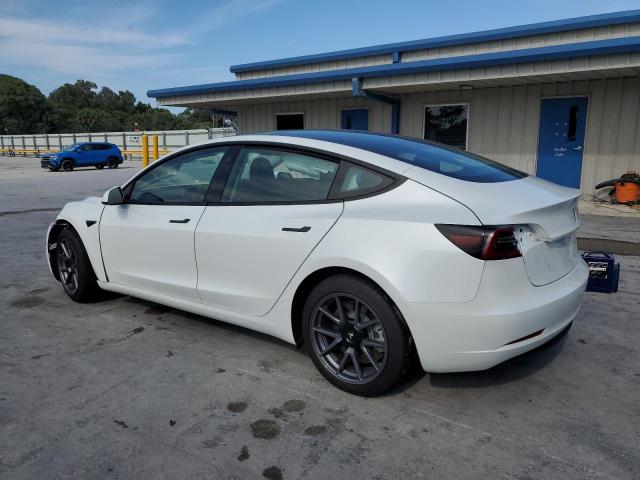 5YJ3E1EB1NF261726 - 2022 TESLA MODEL 3 WHITE photo 2