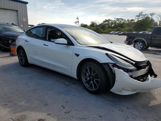 5YJ3E1EB1NF261726 - 2022 TESLA MODEL 3 WHITE photo 4