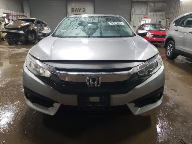 JHMFC1F70JX018372 - 2018 HONDA CIVIC EXL SILVER photo 5