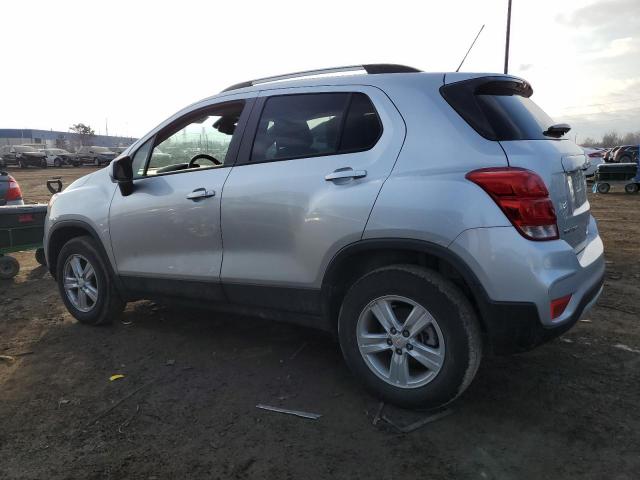 KL7CJPSM2NB518090 - 2022 CHEVROLET TRAX 1LT SILVER photo 2