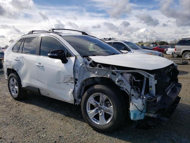 JTMW1RFVXKD010819 - 2019 TOYOTA RAV4 XLE WHITE photo 4