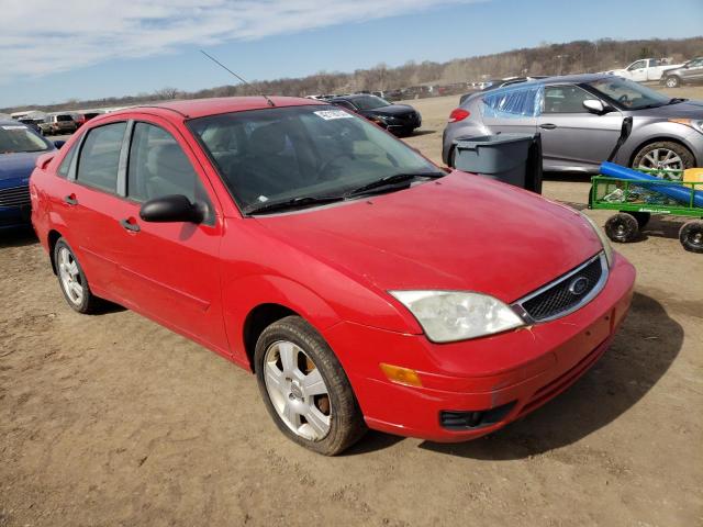 1FAHP34N27W259902 - 2007 FORD FOCUS ZX4 RED photo 4