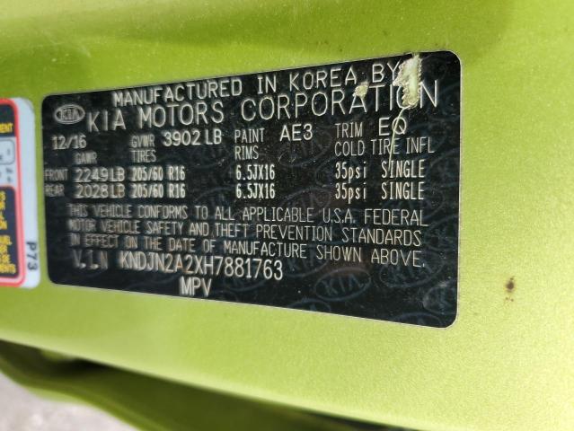 KNDJN2A2XH7881763 - 2017 KIA SOUL GREEN photo 12