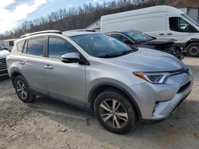 2T3RFREV8HW554604 - 2017 TOYOTA RAV4 XLE SILVER photo 4