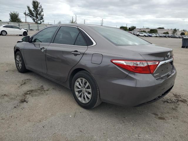 4T1BF1FK9HU298666 - 2017 TOYOTA CAMRY LE GRAY photo 2