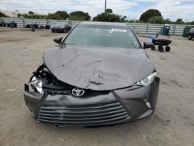 4T1BF1FK9HU298666 - 2017 TOYOTA CAMRY LE GRAY photo 5