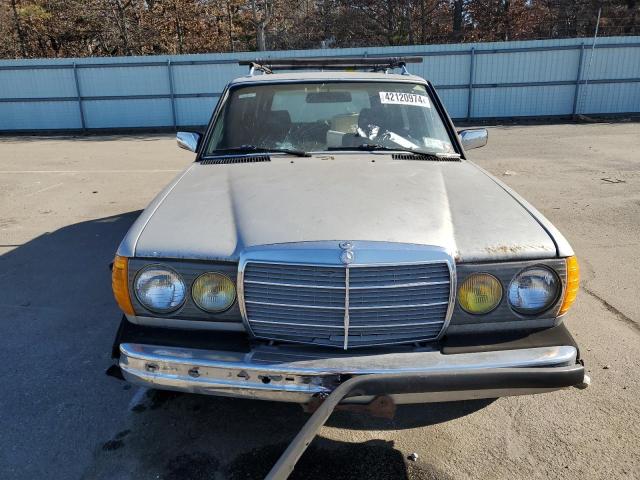 WDBAB93A4DN016197 - 1983 MERCEDES-BENZ 300 TDT SILVER photo 5