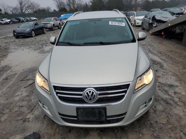 WVGAV7AX2BW555795 - 2011 VOLKSWAGEN TIGUAN S SILVER photo 5