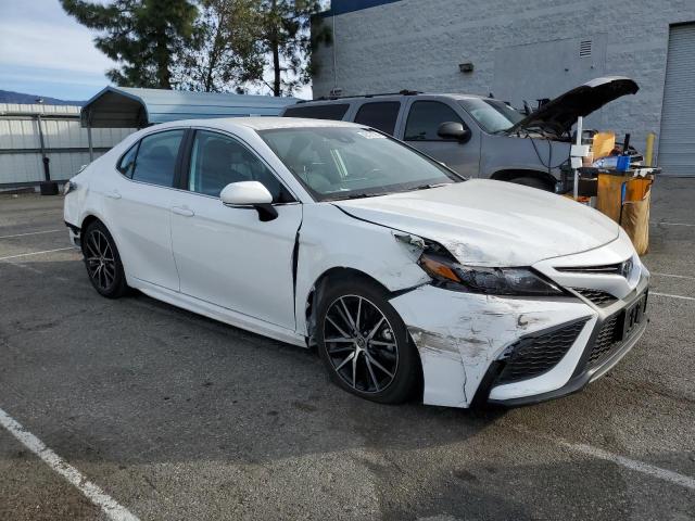 4T1G11AK9RU859039 - 2024 TOYOTA CAMRY SE NIGHT SHADE WHITE photo 4