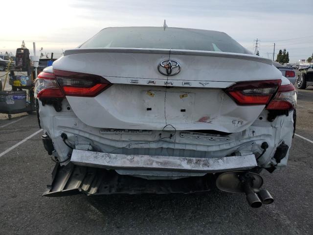 4T1G11AK9RU859039 - 2024 TOYOTA CAMRY SE NIGHT SHADE WHITE photo 6