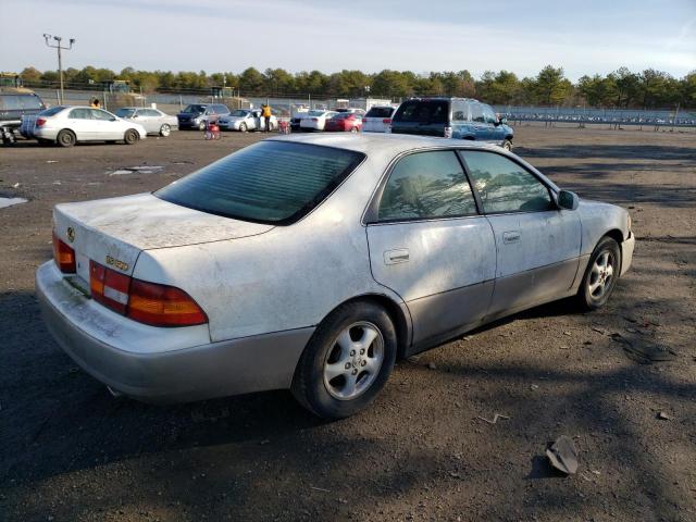 JT8BF22G6V0016481 - 1997 LEXUS ES 300 WHITE photo 3