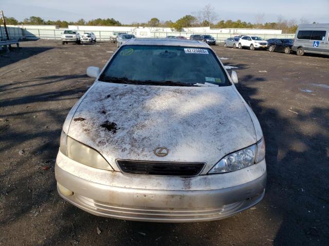 JT8BF22G6V0016481 - 1997 LEXUS ES 300 WHITE photo 5