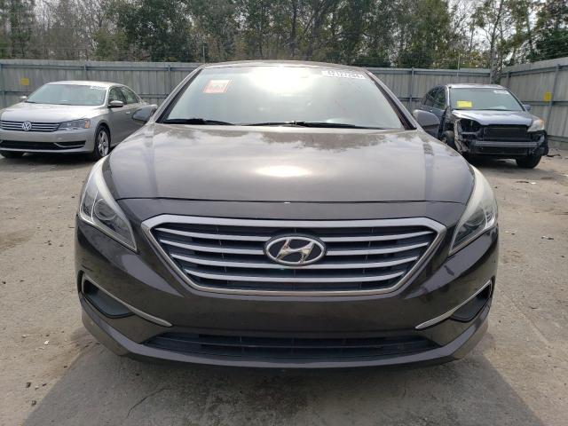 5NPE24AF7GH326918 - 2016 HYUNDAI SONATA SE BROWN photo 5