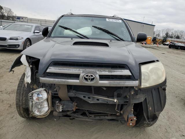 JTEBU14R238004788 - 2003 TOYOTA 4RUNNER SR5 BLACK photo 5