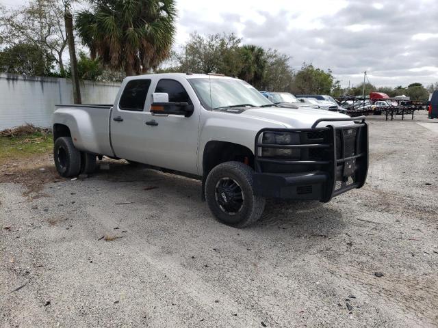 1GC4K0C84EF167415 - 2014 CHEVROLET SILVERADO K3500 LT SILVER photo 4