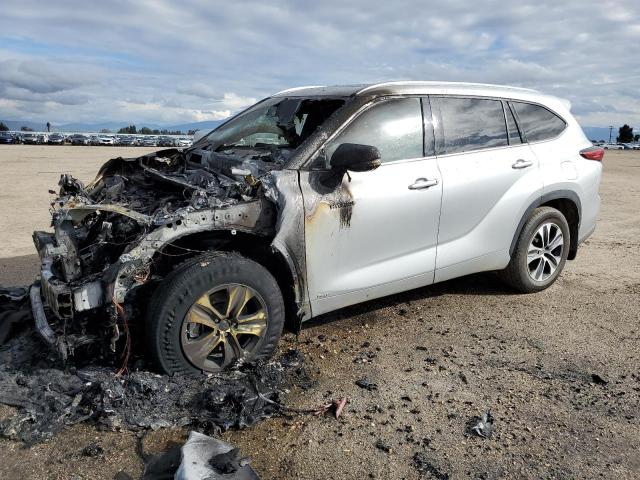 5TDHBRCH0MS524674 - 2021 TOYOTA HIGHLANDER HYBRID XLE SILVER photo 1