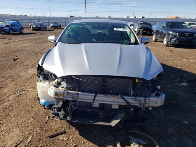 3FA6P0UU7JR100963 - 2018 FORD FUSION S HYBRID SILVER photo 5