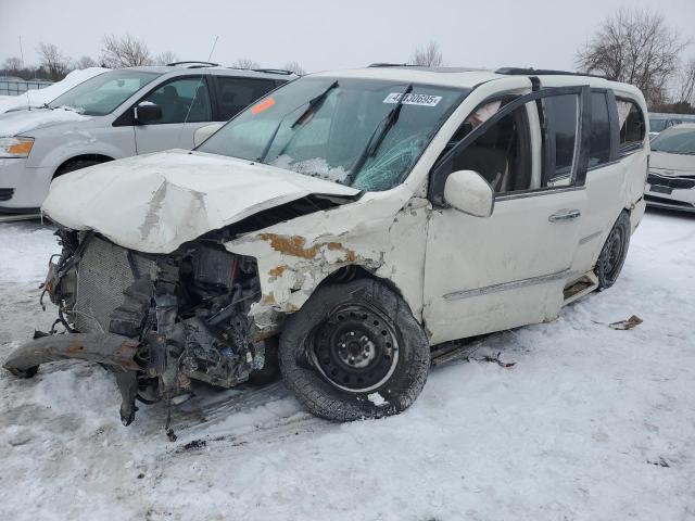 2A4RR8DGXBR625317 - 2011 CHRYSLER TOWN & COU TOURING L WHITE photo 1