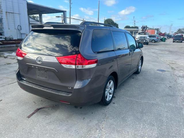 5TDKK3DC2BS026091 - 2011 TOYOTA SIENNA LE ნაცრისფერი ფოტო 4