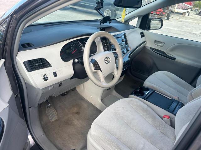 5TDKK3DC2BS026091 - 2011 TOYOTA SIENNA LE ნაცრისფერი ფოტო 5