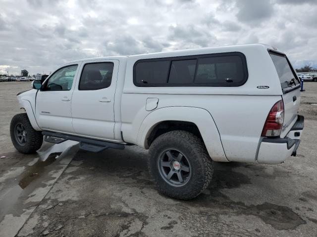 3TMMU4FN1FM077000 - 2015 TOYOTA TACOMA DOUBLE CAB LONG BED WHITE photo 2