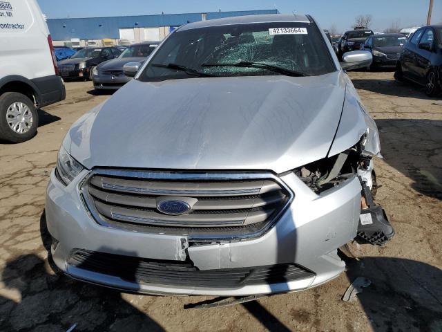 1FAHP2E83KG110520 - 2019 FORD TAURUS SEL SILVER photo 5