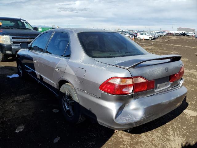 1HGCG1658YA064750 - 2000 HONDA ACCORD EX SILVER photo 2