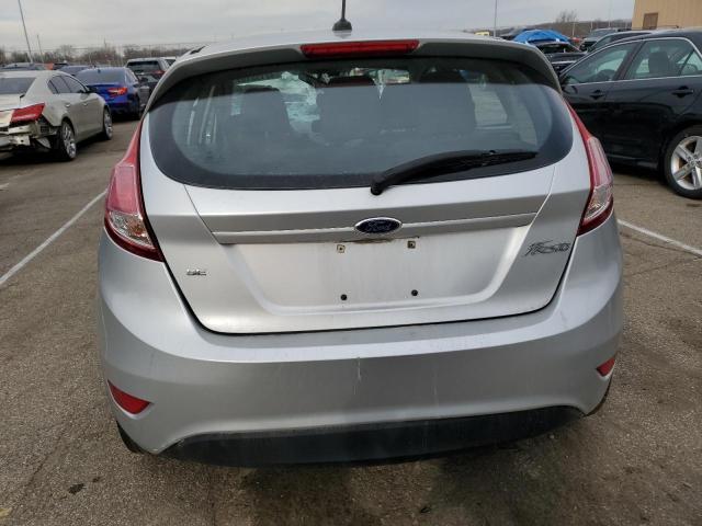 3FADP4EJ2FM105608 - 2015 FORD FIESTA SE SILVER photo 6